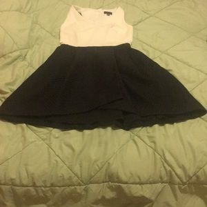 Black and white Aqua dress size 4